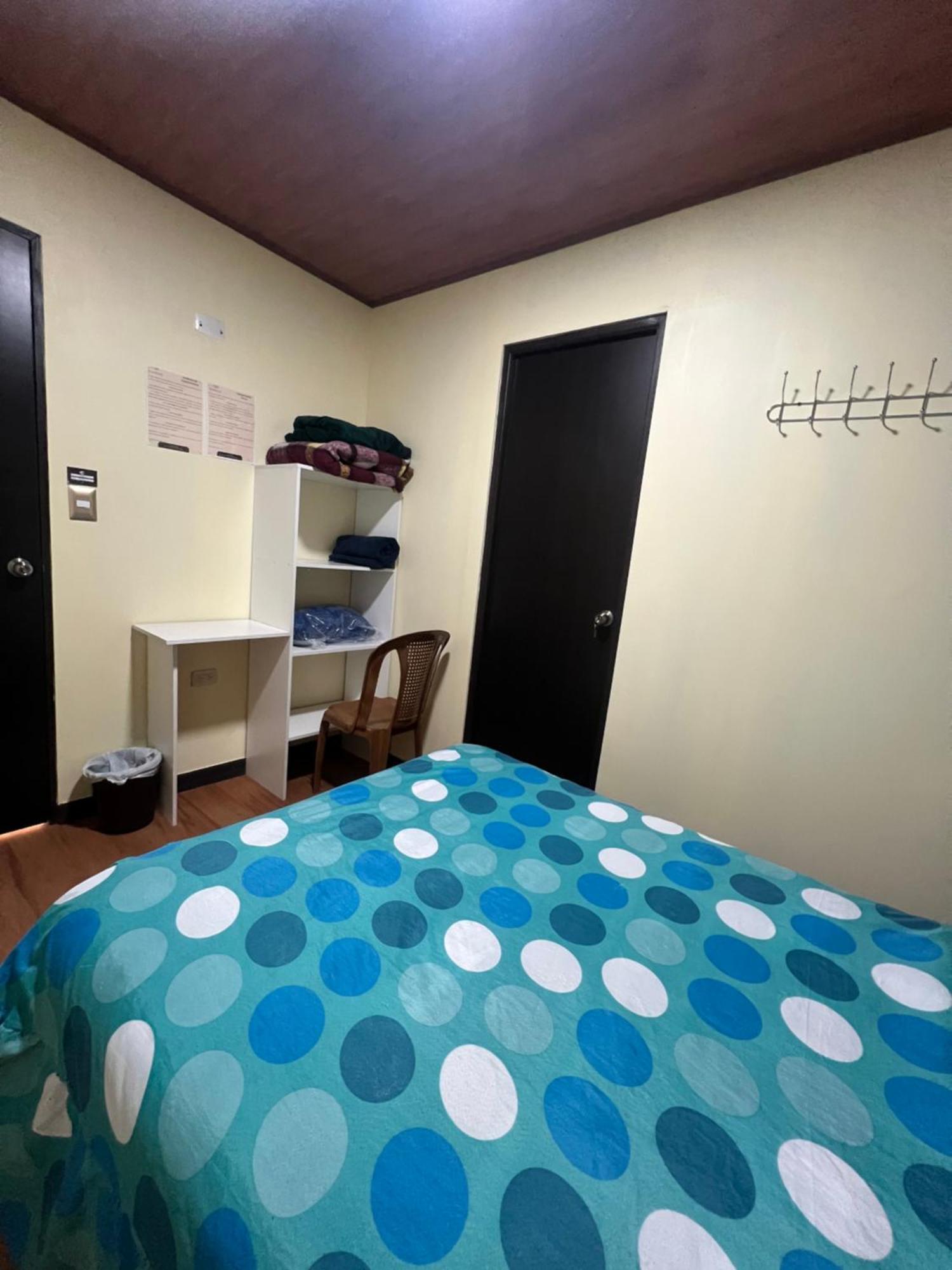 C&M Exclusive Private Rooms Quetzaltenango Exterior photo